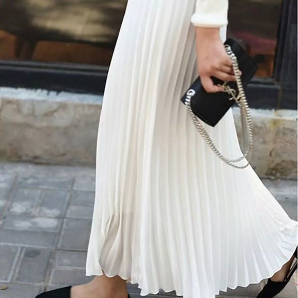 Dresses & Skirts - WHITE PLEATED MAXI SKIRT WITH ELASTIC WAIST